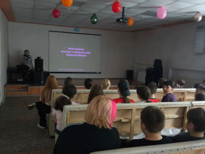 «Россия — многонациональная страна»: беседа и просмотр фильма в лагере «Надежда»