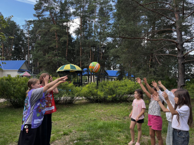 Помощники в лагере