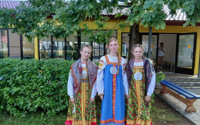 Дружба, улыбки и смех: делимся атмосферой лета вместе с РЖД 