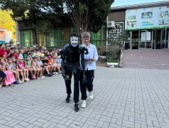 ДОЛ «Экспресс» перерабатывает звёзд: От Белль до Измы в мусорном гламуре!