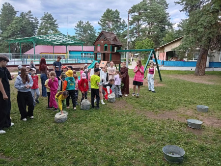 Мокрые эстафеты и море смеха: «Банные сражения» в «ЮЖД»  