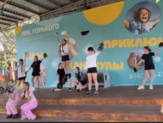 Чирлидинг: энергия поддержки и спортивный дух!