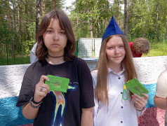 Линейка закрытия. Награды нашли героев лагерной смены.