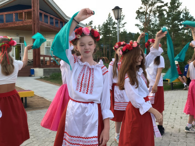 Карусель единства: от сказки до лезгинки