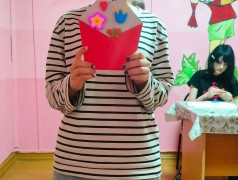 В нашем лагере прошёл тёплый и творческий мастер‑класс &mdash; дети делали открытки для мам из воздушного пластилина! 