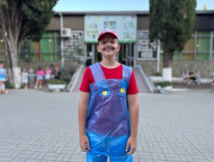 ДОЛ «Экспресс» перерабатывает звёзд: От Белль до Измы в мусорном гламуре!