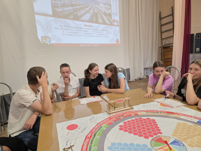 Игра в лицах