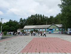 Линейка-открытие «Мы пришли за счастьем!»