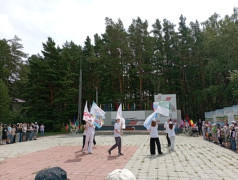 Линейка-открытие «Мы пришли за счастьем!»