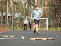 В лагере «Маяк» прошла увлекательная игра «Городки»