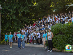 Торжественная линейка ко дню молодежи