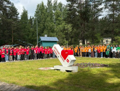 Торжественная линейка открытия смены в лагере &laquo;Маяк&raquo;!
