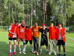 &laquo;Матч века&raquo; в &laquo;Маяке&raquo;: битва поколений на футбольном поле!