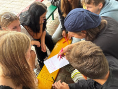 Отрядное дело "Люди, которым не всё равно" собрало подростков нашего лагеря.