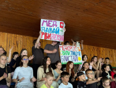 Танцевальный ураган: младшие отряды зажгли на вечерней эстраде! 