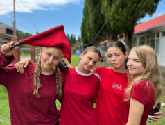 В «Экспрессе» настолько День Красного, что даже помидоры завидуют!