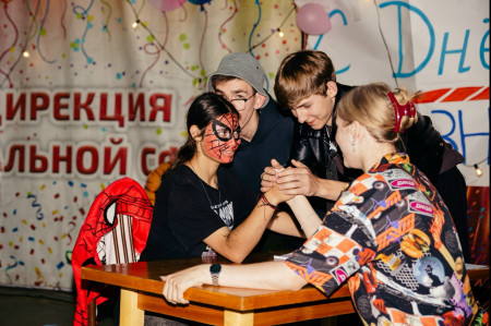 В «Серебряном бору» определили сильнейшего армрестлера