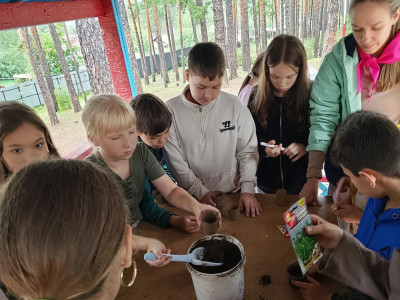 Юные садоводы 