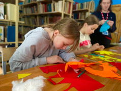 Тепло рук и сердец: в “Маяке” создают солнышки для добрых дел!