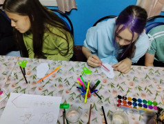Творческий день в лагере: матрёшки и поделки!