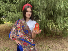 РЖД: путешествие матрёшки сквозь времена года