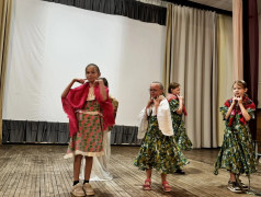 Когда весь лагерь поёт в унисон: конкурс пародий в нашем лагере