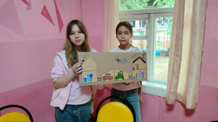Творчество от всего сердца: ребята создали поделки ко Дню семьи, любви и верности! 
