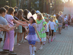 В НЕБЕ ПОЛНОЧНОМ ПАДАЛИ ДВЕ ЗВЕЗДЫ…