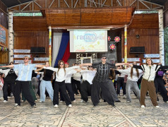  На вечерней эстраде &mdash; настоящие звёзды!