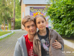 Один за всех и все на сцену!