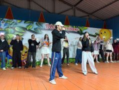 Фестиваль артов &laquo;Современная версия&raquo;: вожатые в роли звезд &mdash; зал в восторге!