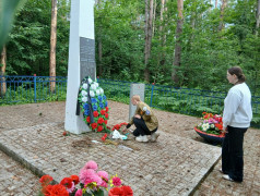 22 июня. Митинг и возложение цветов на месте массового уничтожения мирных жителей д. Овчино
