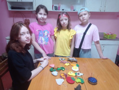 Кружок «Мягкая игрушка» продолжает работу в лагере