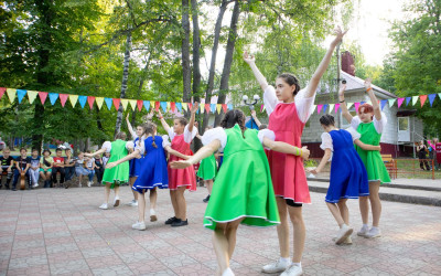 В детском оздоровительном лагере «Орленок» провели конкурс детских талантов