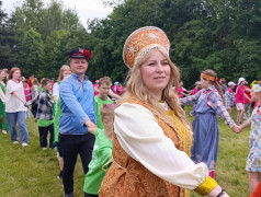 ВПЕРВЫЕ СЕМЕЙНЫЙ ПРАЗДНИК В "ТВЕРЦЕ": ДЕНЬ, НАПОЛНЕННЫЙ ТЕПЛОМ, ТВОРЧЕСТВОМ И РУССКИМИ ТРАДИЦИЯМИ!"