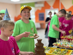 СЛАДКОЕ ПУТЕШЕСТВИЕ: КАК «ТВЕРЦА» НА ШОКОЛАДНОМ ЭКСПРЕССЕ В ДЕТСТВО УМЧАЛА!