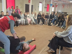 ЗАБОТА О ЖИЗНИ И ЗДОРОВЬЕ БЛИЗКИХ НАЧИНАЕТСЯ ЗДЕСЬ: "КРАСНЫЙ КРЕСТ" ПРОВЕЛ ТРЕНИНГ "СПАСИ ЖИЗНЬ" 