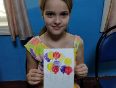 В лагере даже обычные открытки становятся частью большой истории!