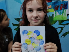 В лагере даже обычные открытки становятся частью большой истории!