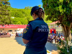 &laquo;От теории к практике: в ДОЛ&nbsp;&ldquo;Экспресс&rdquo; даже пожарная машина вышла на сцену!&raquo;