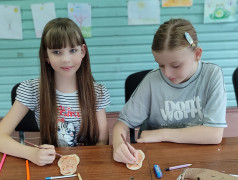 Детские руки, берегущие природу: Матрёшки с душой Приморья 