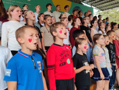 Настоящий праздник голосов: В лагере состоялась Битва хоров! 