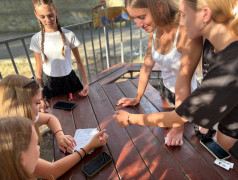 Когда в лагере своя валюта: за экспрессики тут делают тату, причёски и даже массаж!