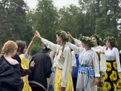 Волшебство Ивана Купалы: праздник огня и воды в лагере «Алëнушка»