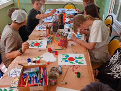  На кружке &laquo;Весёлое рисование&raquo; ребята погрузились в мир народного искусства! 