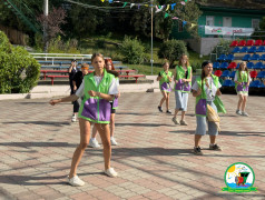 Зарядка с хранителями порядка: спортивная встреча в ДОЛ &laquo;Зелёный огонёк&raquo;