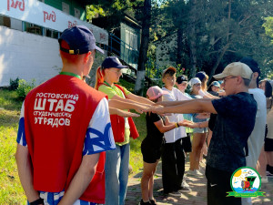 «Верёвка дружбы» в ДОЛ «Зелёный огонёк»: шаг за шагом к крепкой команде