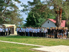 Торжественная линейка, посвященная Дню памяти и скорби