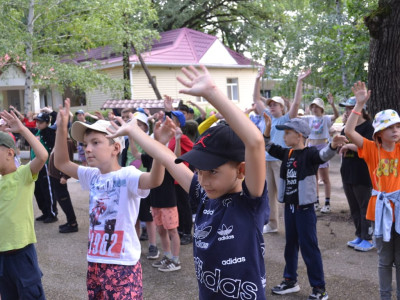 У нас программа Железное здоровье, и находимся мы в Железноводске - мы самые Железные!