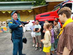 Профориентационная экскурсия от пожарно-спасательного отряда МЧС в ДОЛ «Наречное»